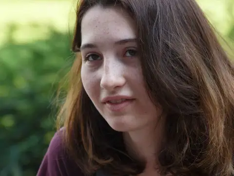 Tinere (18+)