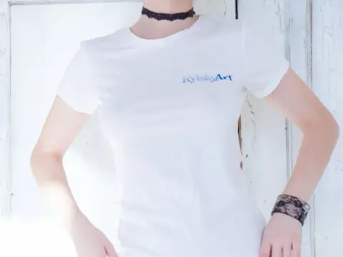 Tinere (18+)